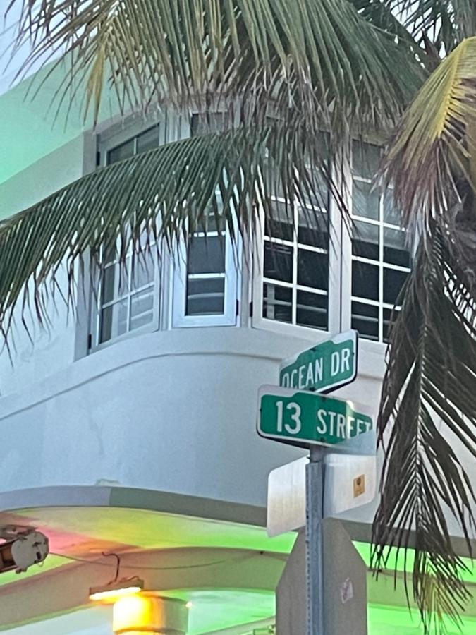 Beachfront Apt In Carlyle Hotel On Ocean Drive Miami Beach Esterno foto